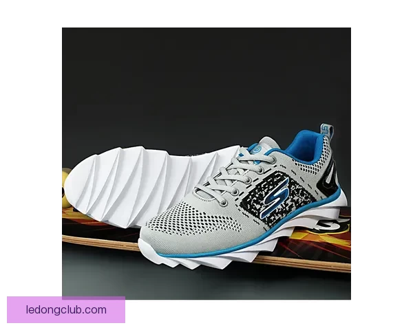 朱朱-沃特金斯夏季发布首款耐克签名球鞋掀热潮