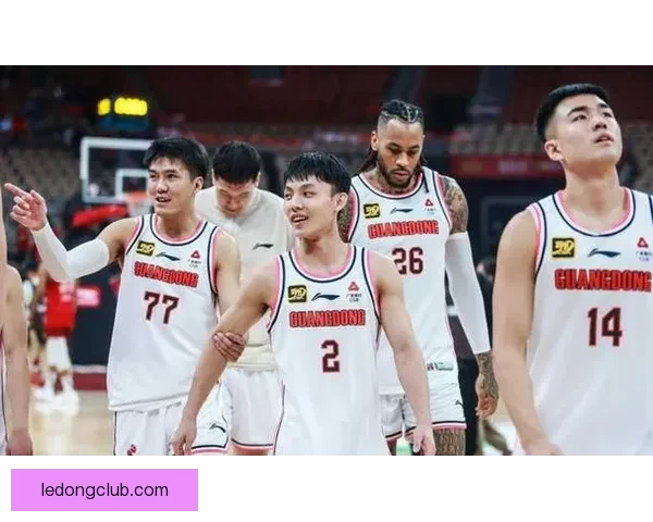 CBA季后赛广东队主场力克广州队成功晋级八强